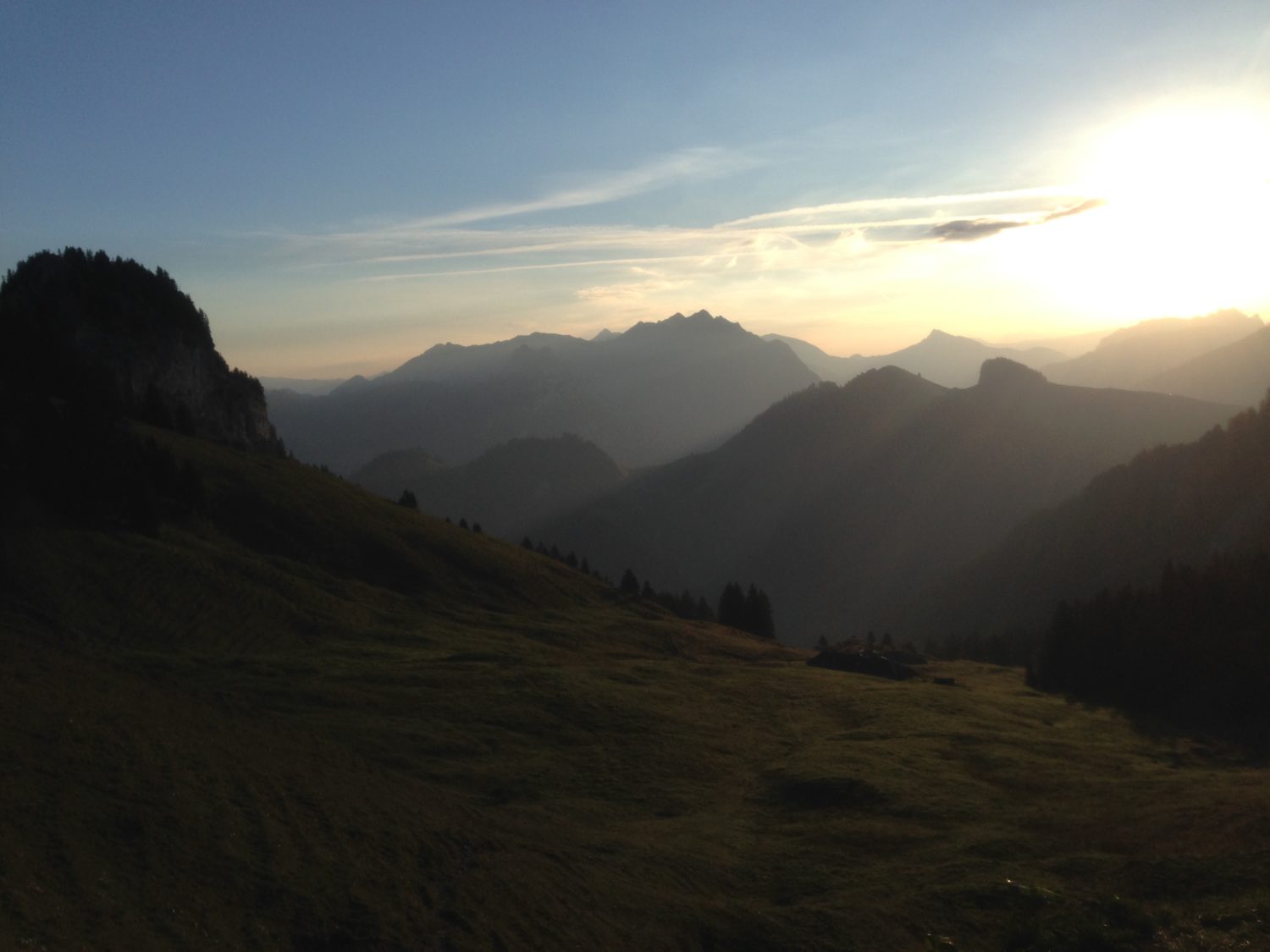 Lever de soleil sur les crêtes